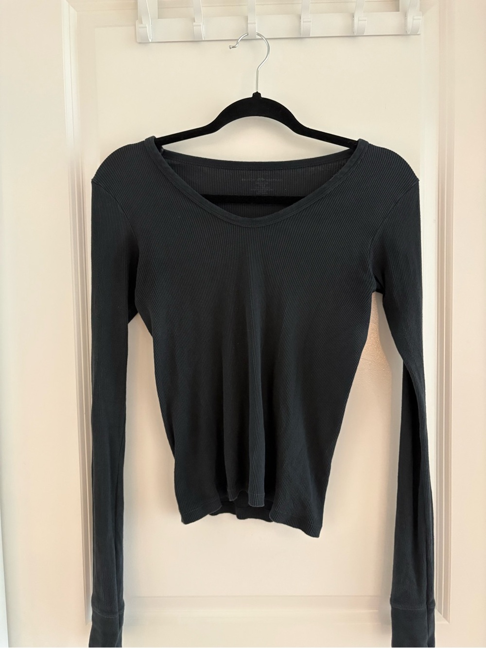 Brandy Melville Long-Sleeve Ribbed Top - Black